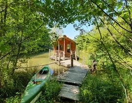Nuit en Cabane sur L'eau près de Tarbes