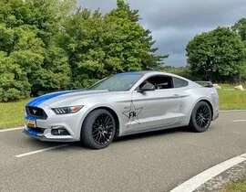 Stage Enfant en Ford Mustang près de Lyon