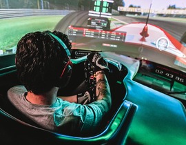 Stage de pilote débutant sur simulateur de course automobile