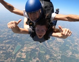 Saut en Parachute en Tandem à Pau Saut en Parachute en Tandem à Pau