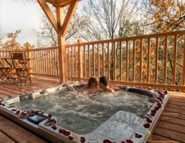 Cabane dans les Arbres avec Jacuzzi Privatif près de Montauban