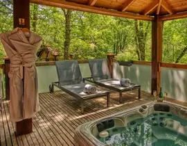 Nuit en Chalet avec Jacuzzi Privatif près de Montauban Nuit en Chalet avec Jacuzzi Privatif près de Montauban