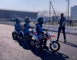 Initiation Mini Moto pour Enfant à Puteaux Initiation Mini Moto pour Enfant à Puteaux