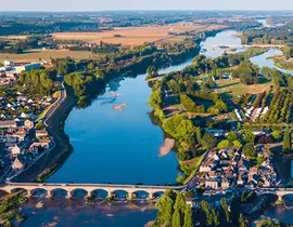Baptême en Hélicoptère ULM près de Blois - Survol des Châteaux Baptême en Hélicoptère ULM près de Blois - Survol des Châteaux