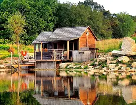 Nuit en cabane sur l'eau avec Spa Privatif près de Carnac Nuit en cabane sur l'eau avec Spa Privatif près de Carnac