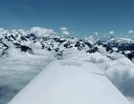 Baptême en Avion ULM près de Briançon - Survol des Écrins Baptême en Avion ULM près de Briançon - Survol des Écrins
