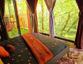 Nuit en Lodge avec Spa Privatif près de Chaumont Nuit en Lodge avec Spa Privatif près de Chaumont