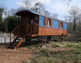 Nuit en Roulotte près de Bourges Nuit en Roulotte près de Bourges
