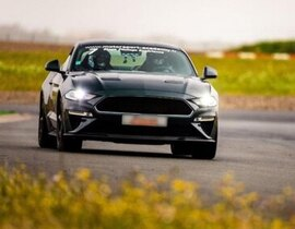Stage en Ford Mustang Bullitt - Circuit de Dijon-Prenois Stage en Ford Mustang Bullitt - Circuit de Dijon-Prenois