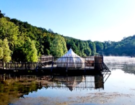 Nuit en Tente flottante de luxe avec Spa privatif près de Dijon