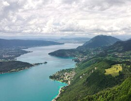 Baptême ULM Multiaxe près d'Aix-les-bains - Survol Lac du Bourget Baptême ULM Multiaxe près d'Aix-les-bains - Survol Lac du Bourget