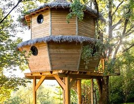 Cabane dans les Arbres avec Spa Privatif près d'Aurillac