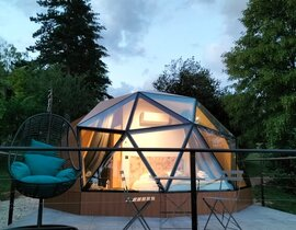 Nuit en Dôme de Verre Près de Reims Nuit en Dôme de Verre Près de Reims