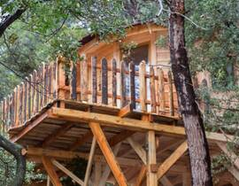 Cabane dans les Arbres avec Spa près de Toulon Cabane dans les Arbres avec Spa près de Toulon