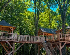 Cabane sur Pilotis avec Jacuzzi Privatif près de Bergerac