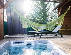 Cabane sur Pilotis avec Spa et Sauna Privatif au cœur du Loiret Cabane sur Pilotis avec Spa et Sauna Privatif au cœur du Loiret