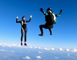 Saut d'Initiation en Parachute à Tarbes Saut d'Initiation en Parachute à Tarbes