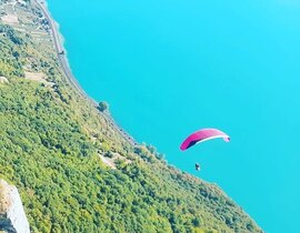 Stage Parapente près d'Aix-les-Bains - Survol du Lac du Bourget Stage Parapente près d'Aix-les-Bains - Survol du Lac du Bourget