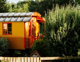 Nuit en Roulotte avec Spa près de Soissons Nuit en Roulotte avec Spa près de Soissons