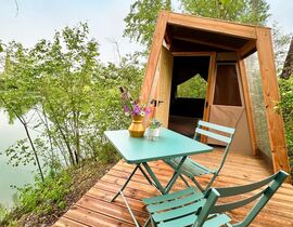 Nuit en Cabane au bord d'un Étang près de Paris