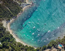 Week End Survol des Calanques de Cassis en Hélicoptère Week End Survol des Calanques de Cassis en Hélicoptère