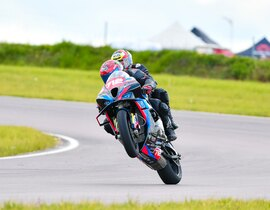 Baptême Sensations Moto en BMW S 1000 RR - Circuit de Lédenon Baptême Sensations Moto en BMW S 1000 RR - Circuit de Lédenon