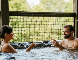 Nuit en Lodge avec Jacuzzi près de Brive Nuit en Lodge avec Jacuzzi près de Brive