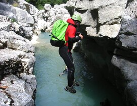 Descente Sportive dans les Gorges du Verdon - Canyon de l'Artuby Descente Sportive dans les Gorges du Verdon - Canyon de l'Artuby