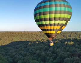 Vol en Montgolfière à Castanet - Les Gorges de l'Aveyron Vol en Montgolfière à Castanet - Les Gorges de l'Aveyron