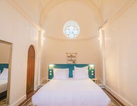 Nuit Insolite dans une Chapelle avec Sauna près du Cap D'Agde Nuit Insolite dans une Chapelle avec Sauna près du Cap D'Agde