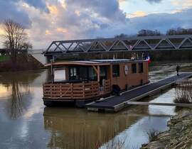 Nuit Insolite en House Boat avec Bain Nordique sur la Marne Nuit Insolite en House Boat avec Bain Nordique sur la Marne