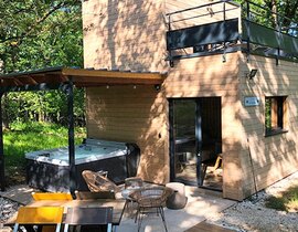 Cabane avec Spa Privatif à Jayac au Coeur du Périgord Noir