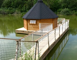 Nuit en Cabane sur l'Eau à Givrauval près de Bar-le-Duc