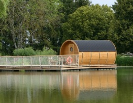 Nuit en Tonneau sur l'Eau à Givrauval près de Bar-le-Duc