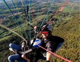 Baptême en Parapente à Sonnaz - Lac du Bourget Baptême en Parapente à Sonnaz - Lac du Bourget