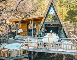 Cabane de Luxe dans les Arbres avec Spa à Serres Cabane de Luxe dans les Arbres avec Spa à Serres