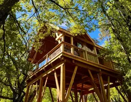 Cabane de Luxe sur Pilotis avec Spa privatif près de Montauban