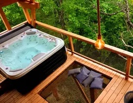 Cabane de Luxe sur Pilotis avec Spa privatif près de Montauban Cabane de Luxe sur Pilotis avec Spa privatif près de Montauban