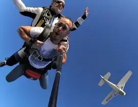 Saut en Parachute Tandem à Valenciennes Saut en Parachute Tandem à Valenciennes