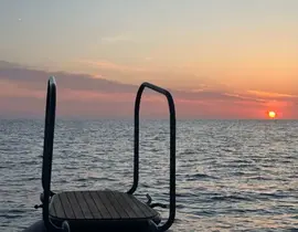 Coucher de Soleil en bateau à Saint-Cyr-sur-Mer Coucher de Soleil en bateau à Saint-Cyr-sur-Mer