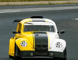 Baptême de Vitesse en FunCup - Circuit d'Alès Baptême de Vitesse en FunCup - Circuit d'Alès
