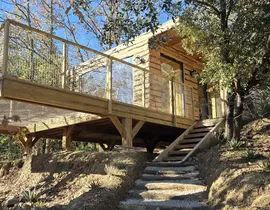 Cabane sur Pilotis à Ansignan