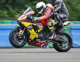 Baptême Sensations en Moto Suzuki - Circuit du Val de Vienne Baptême Sensations en Moto Suzuki - Circuit du Val de Vienne
