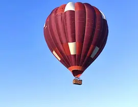 Vol en Montgolfière près de Lyon - Survol du Beaujolais Vol en Montgolfière près de Lyon - Survol du Beaujolais