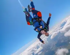 Saut en Parachute près de Saint-Malo Saut en Parachute près de Saint-Malo