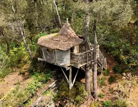 Cabane sur Pilotis avec Spa à Nivillac