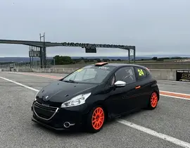 Stage en Peugeot 208 Racing Cup - Circuit de Lédenon Stage en Peugeot 208 Racing Cup - Circuit de Lédenon
