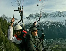 Baptême en Parapente face au Mont Blanc Baptême en Parapente face au Mont Blanc