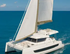 Balade en Catamaran avec Déjeuner à Port Camargue