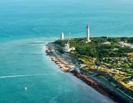 Baptême en Hélicoptère - Survol de l'Île de Ré Baptême en Hélicoptère - Survol de l'Île de Ré